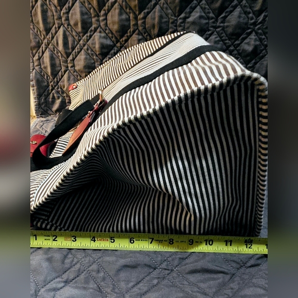 Henri Bendel Large Weekend Tote Stripe Bag - Picture 10 of 12